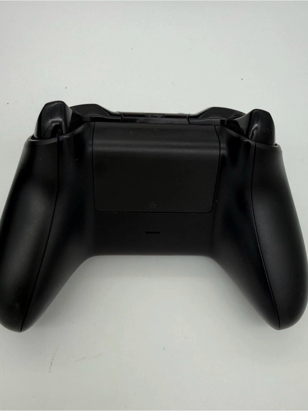 Microsoft Xbox One 500GB Home Console Black 540 Wireless Game Controller Bundle - Picture 2 of 6